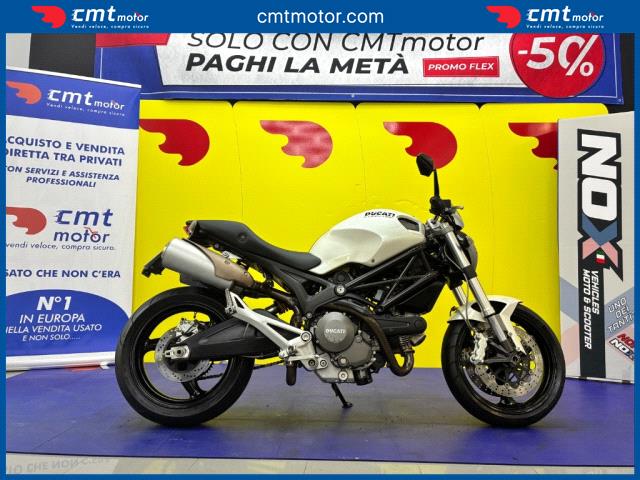 Ducati Monster 696