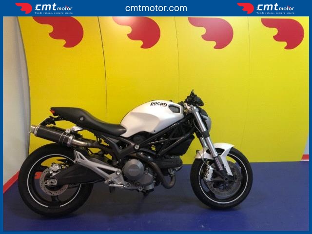 Ducati Monster 696