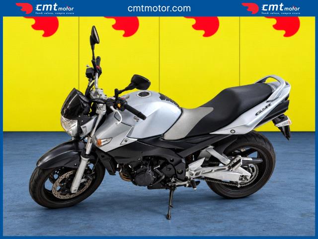 Suzuki GSR 600