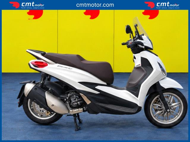 Piaggio Beverly 300 - Boltiere (BG) - Corso Europa Ang. S. Marco