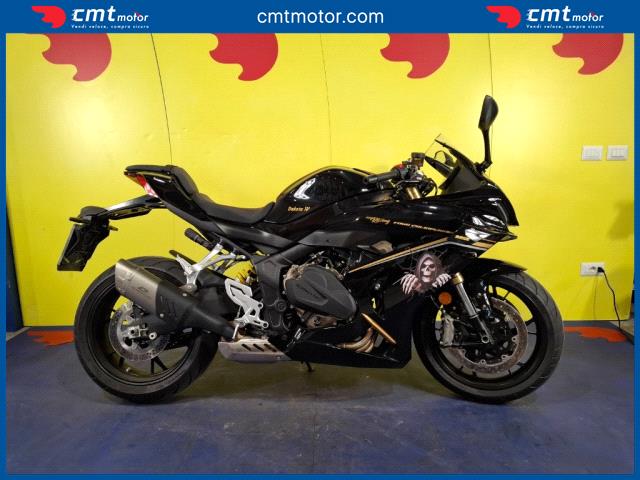 QJ Motor SRK 800 RR