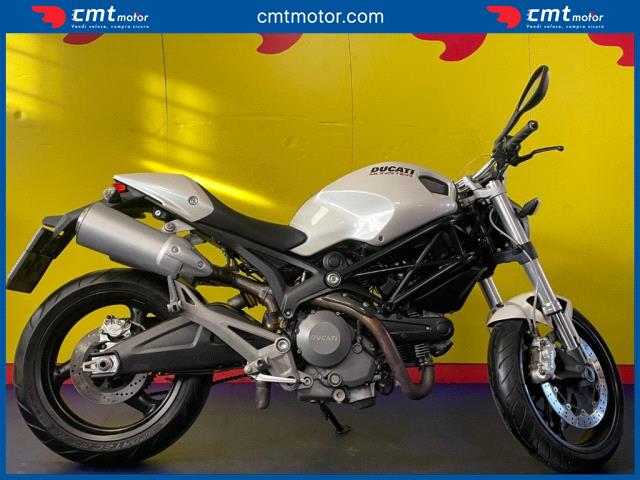 Ducati Monster 696
