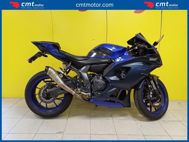 Yamaha YZF 750 R7