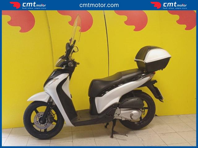 Honda SH 150 - Marino Castelli Romani (RM) - Corso Vittoria Colonna, 148