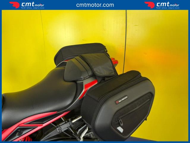 Triumph Street Triple - Castelnuovo del Garda (VR) - Via XX Settembre, 47