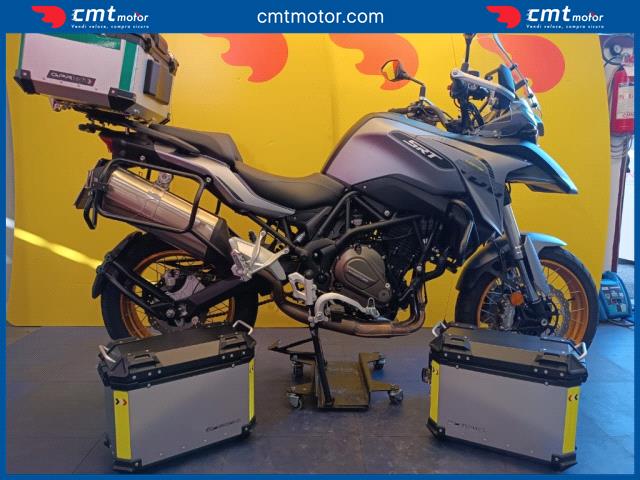 QJ Motor SRT 700 - Lecco (LC) - Via Cavour