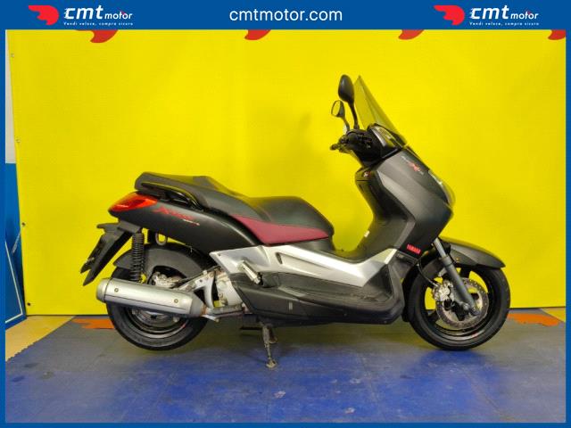 Yamaha X-Max 250