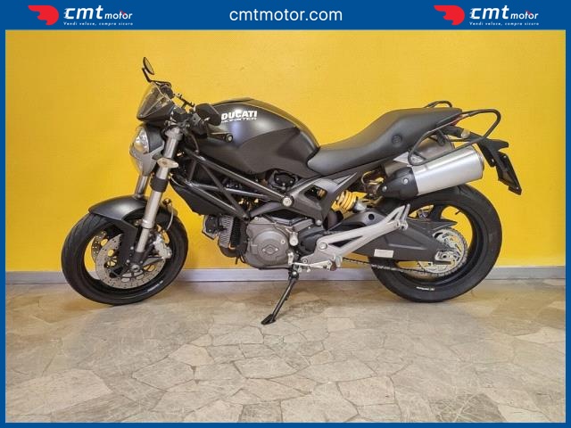 Ducati Monster 696