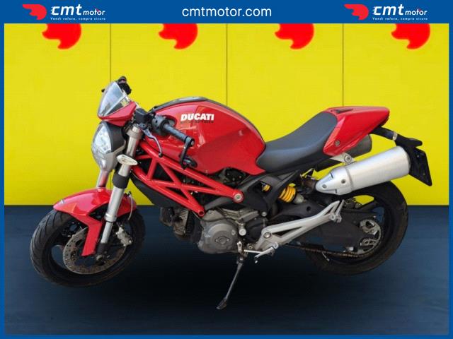 Ducati Monster 696