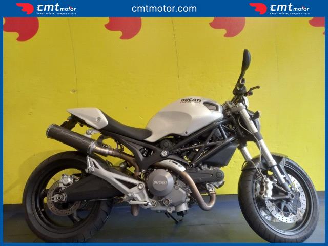 Ducati Monster 696