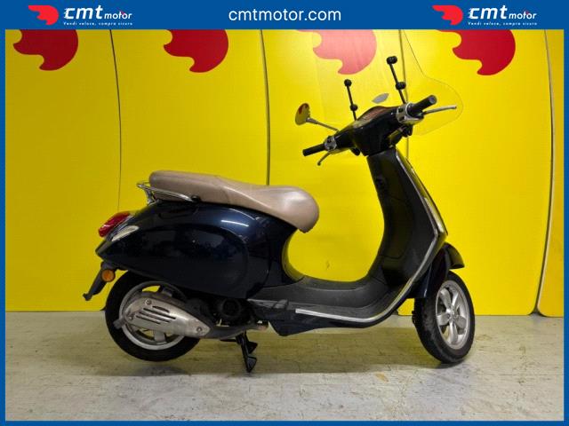 Vespa Primavera 50 - Merate (LC) - Via Tofane, 2