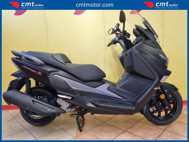 SYM Joymax 300 - Roma (RM) - Via Prenestina, 1157