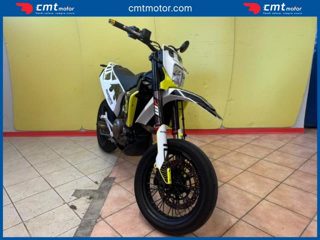 Husqvarna 701 Supermoto