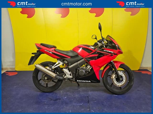 Honda CBR 125 R - Ragusa (RG) - Corso Vittorio Veneto, 633