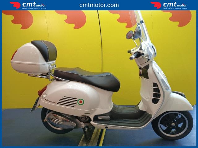 Vespa GTS 300 - Torino Venaria Reale (TO) - Corso Garibaldi, 173