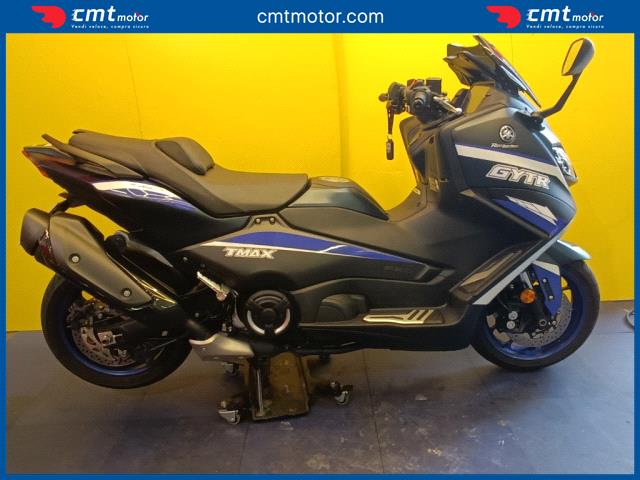 Yamaha T-Max 560 - Torino Venaria Reale (TO) - Corso Garibaldi, 173