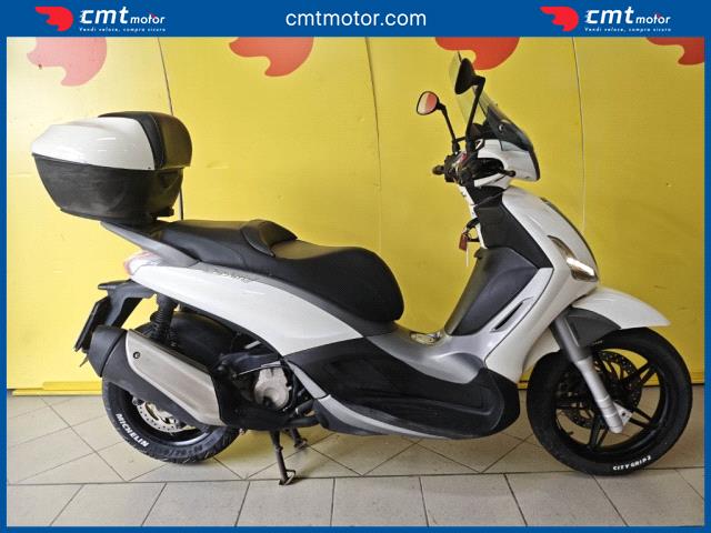 Piaggio Beverly 350 - Viareggio (LU) - Via Aurelia Nord, 48