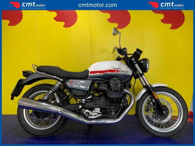 Moto Guzzi V7 - Varese (VA) - Via Lungolago di Calcinate, 88